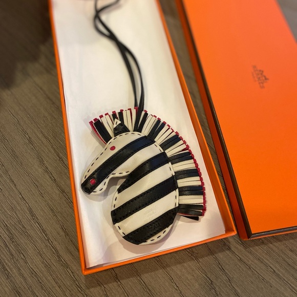 Hermes Charm - Picture 8 of 10